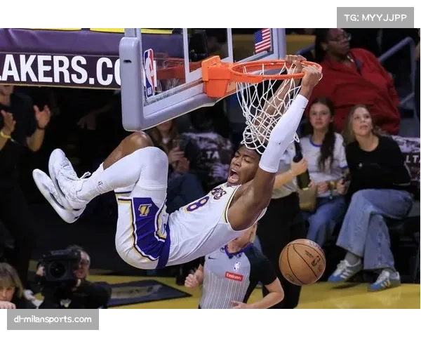 八村垒关键三分建立领先 湖人角色球员关键时刻贡献